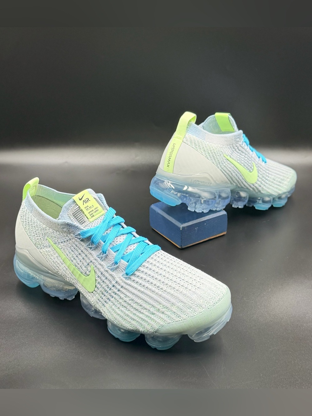 Nike Wmns Air VaporMax 3 'Pure Platinum Baltic Blue' - Picture 8 of 14